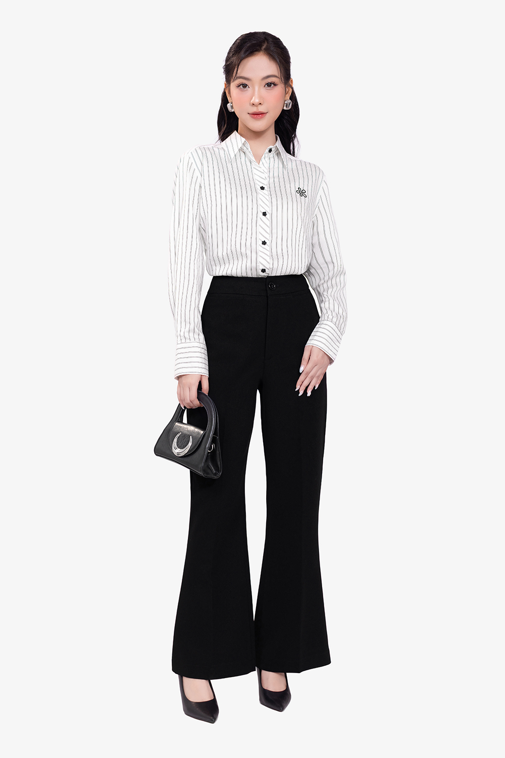 Quần công sở màu đen ống loe nhẹ