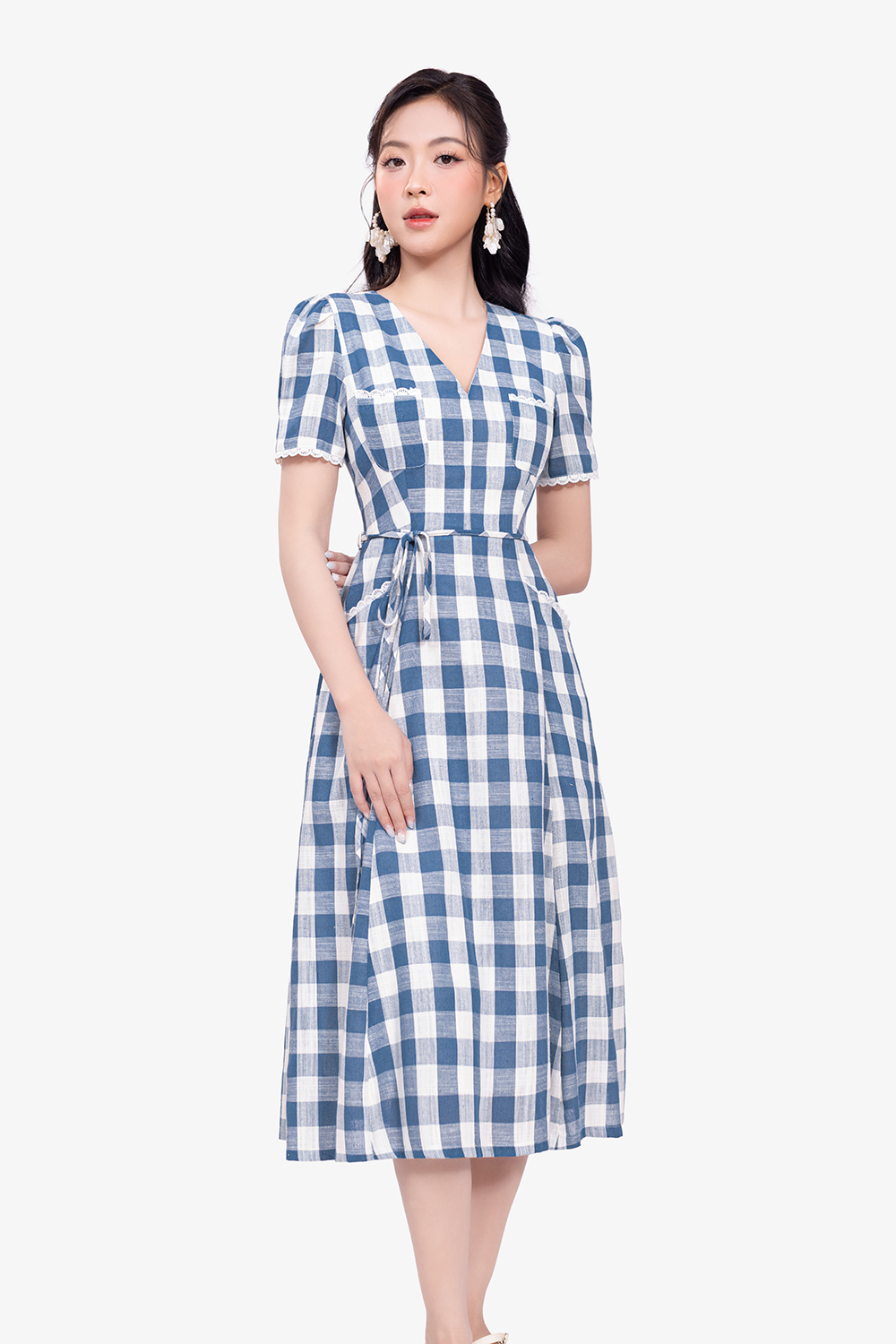 Đầm xòe caro dáng dài cổ V thắt nơ eo