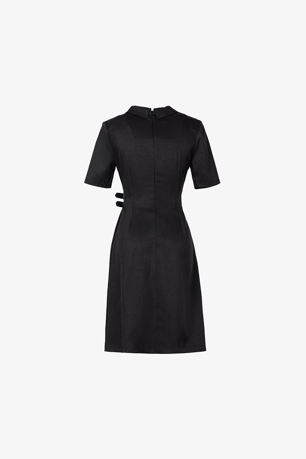 Đầm đen chữ A xếp ly nhấn eo cổ đan tông