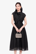 Đầm đen dáng xòe dài nhấn eo cổ thắt nơ