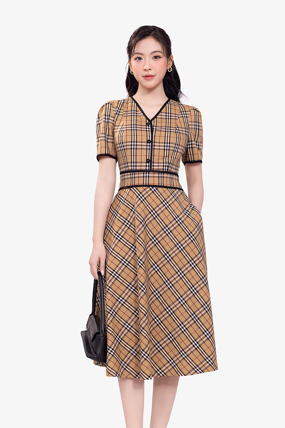 Đầm xòe burberry cổ V nhấn eo viền đen