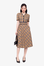 Đầm xòe burberry cổ V nhấn eo viền đen