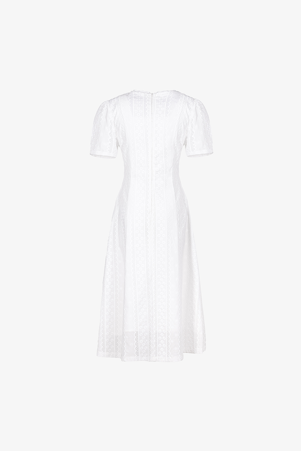 Đầm ren màu trắng dáng xòe dài cổ V