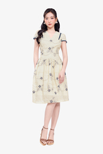 Đầm chữ A linen thêu hoa cổ V phối ren