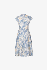 Đầm linen trắng họa tiết xanh phối nút