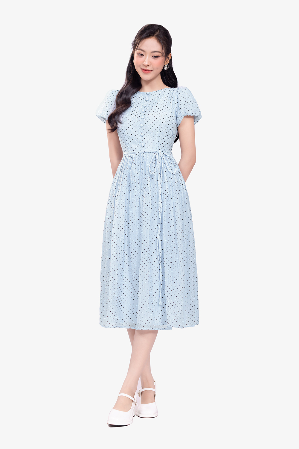 Đầm voan chấm bi xòe tay phồng thắt nơ eo