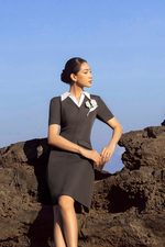 Đầm chữ A màu xám đính hoa phối trắng