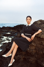 Đầm đen chấm bi phối trắng dáng xòe