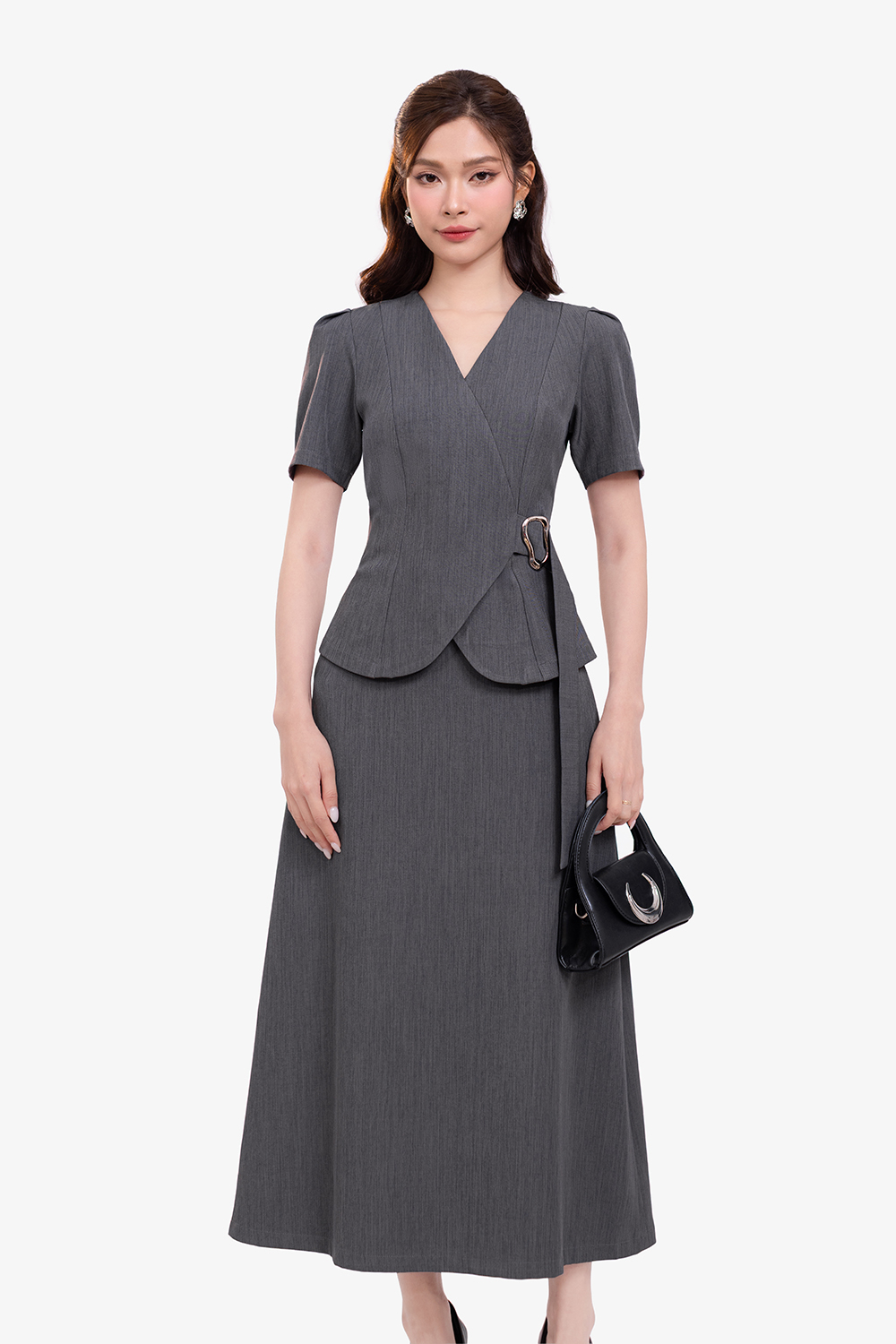 Áo công sở màu xám cổ xẻ V
