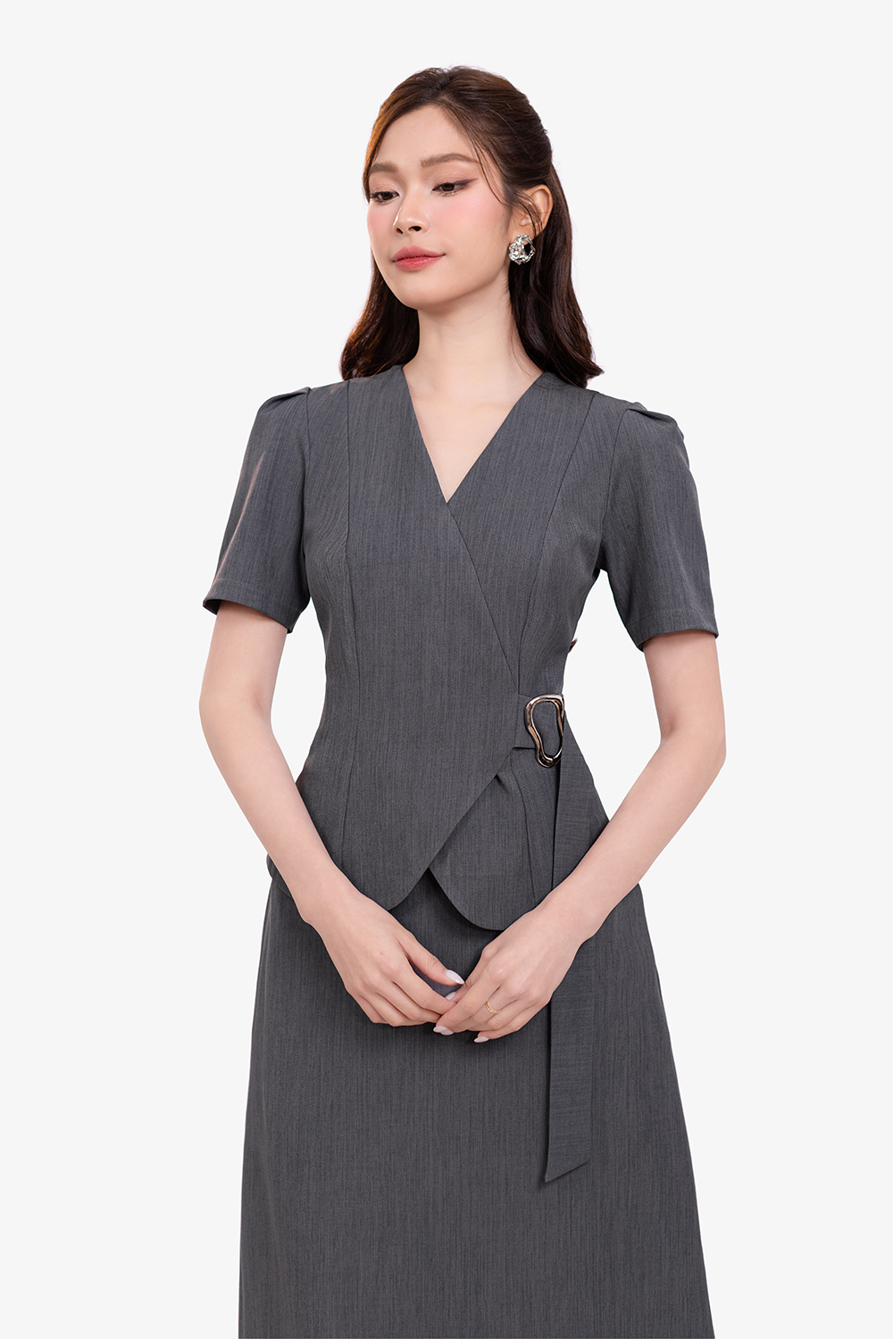 Áo công sở màu xám cổ xẻ V