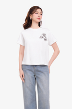Áo thun trắng thêu hoa tay ngắn