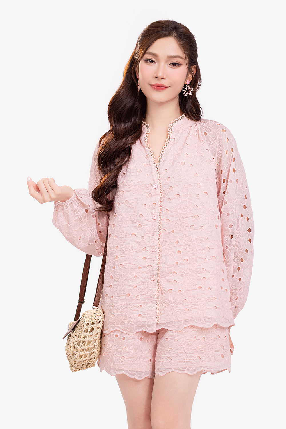 Áo suông tay dài hồng pastel