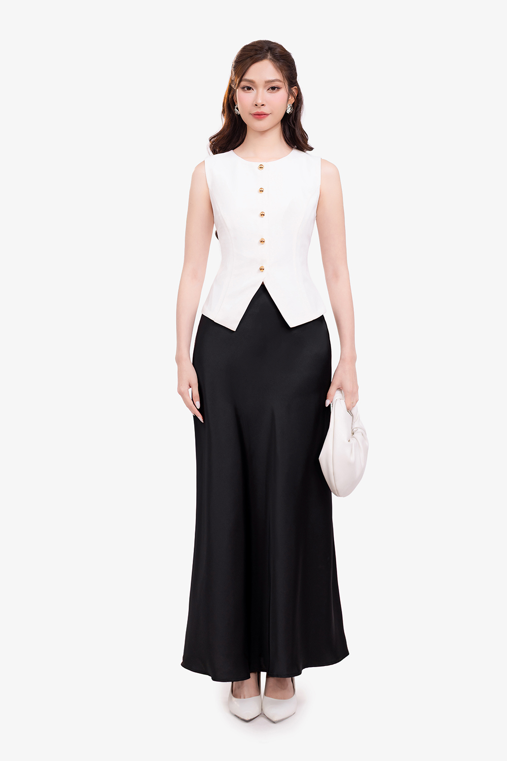 Chân váy lụa màu đen dáng dài