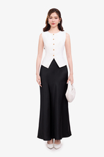 Chân váy lụa màu đen dáng dài