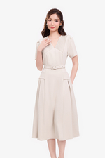 Đầm kem cổ V xếp nhún dáng xòe xếp ly