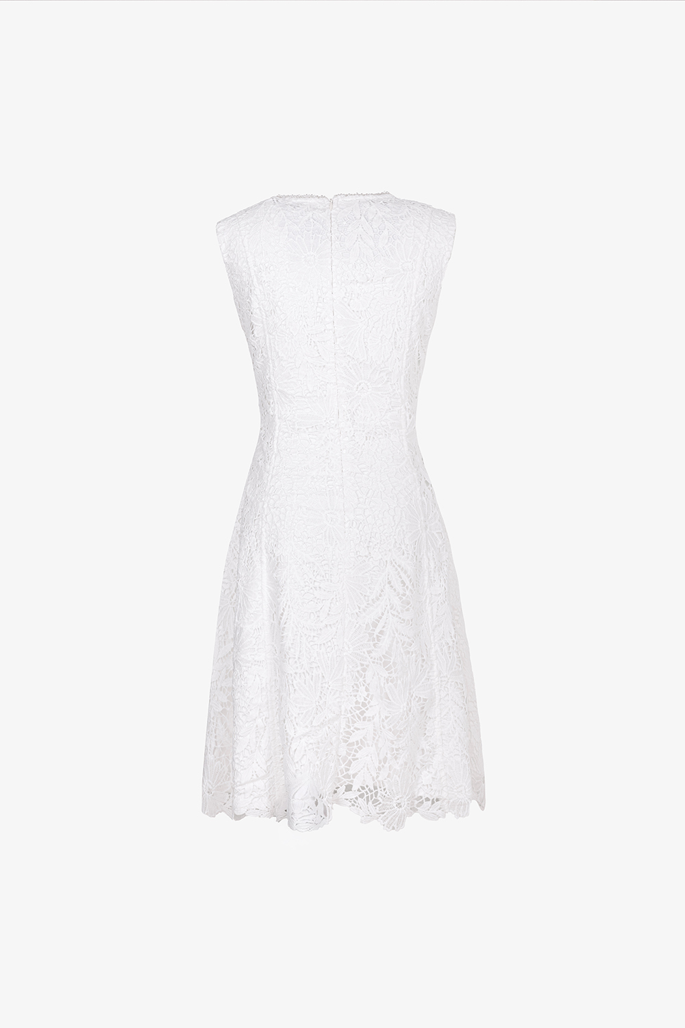 Đầm ren trắng sát nách dáng xòe nhẹ