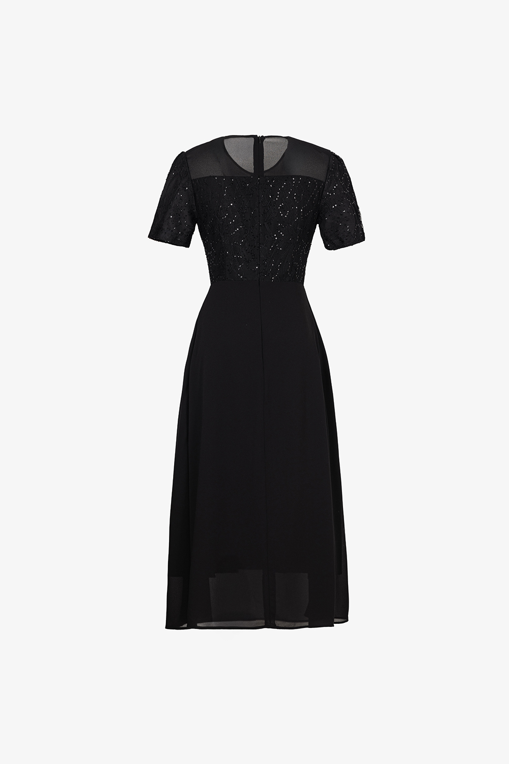 Đầm đen dáng xoè phối ren