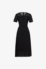 Đầm đen dáng xoè phối ren