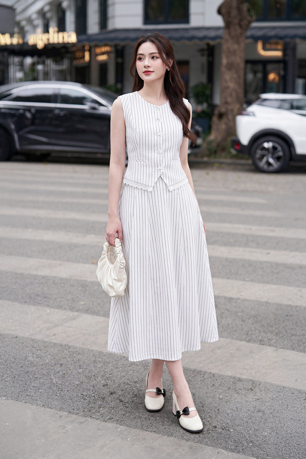 Chân váy linen kẻ sọc dáng xòe màu trắng