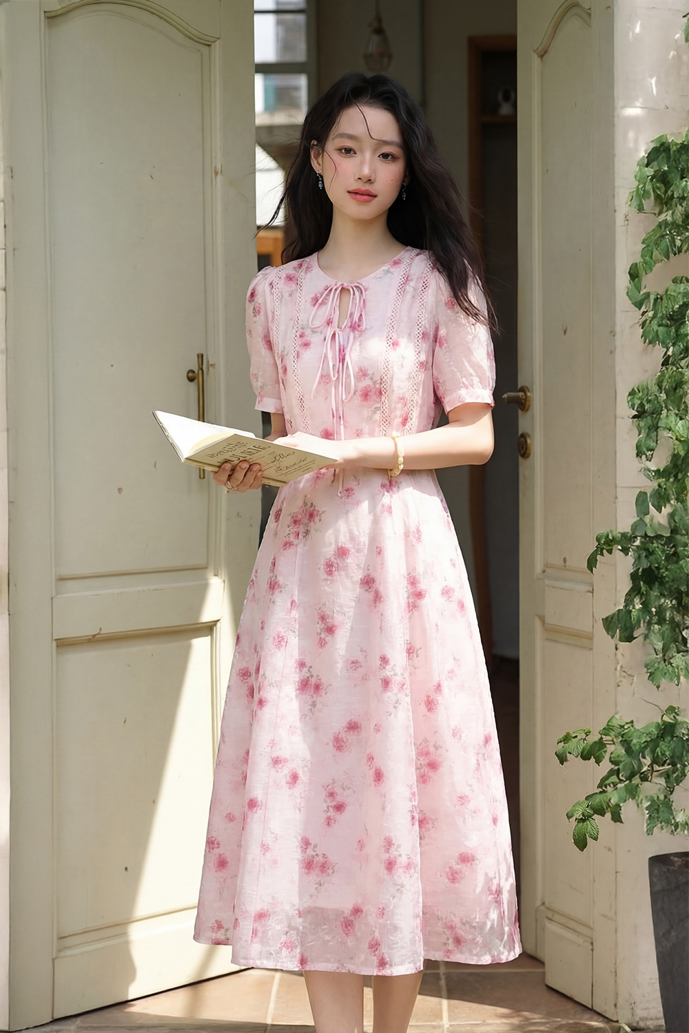 Đầm hoa hồng dáng xòe cổ tròn đính nơ