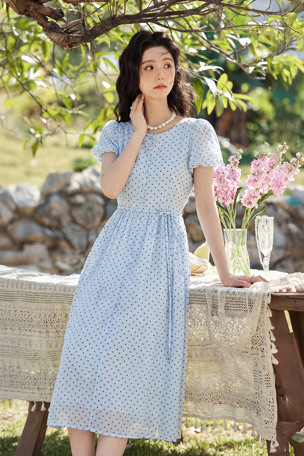 Đầm voan chấm bi xòe tay phồng thắt nơ eo