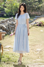 Đầm voan chấm bi xòe tay phồng thắt nơ eo