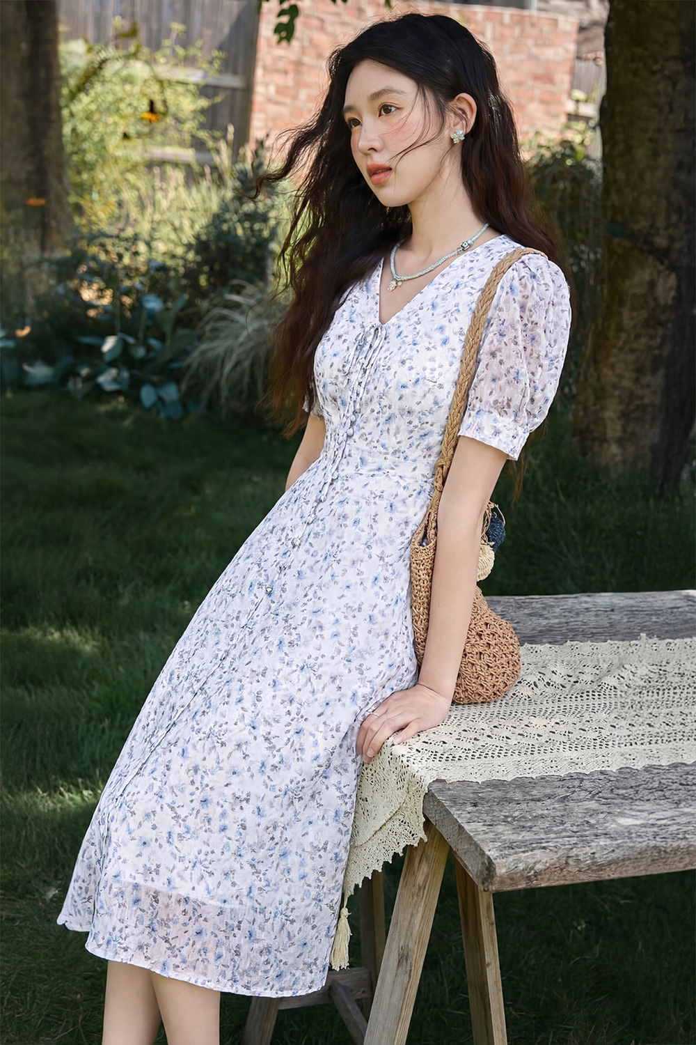 Đầm voan hoa nhí dáng A cổ V thắt nơ