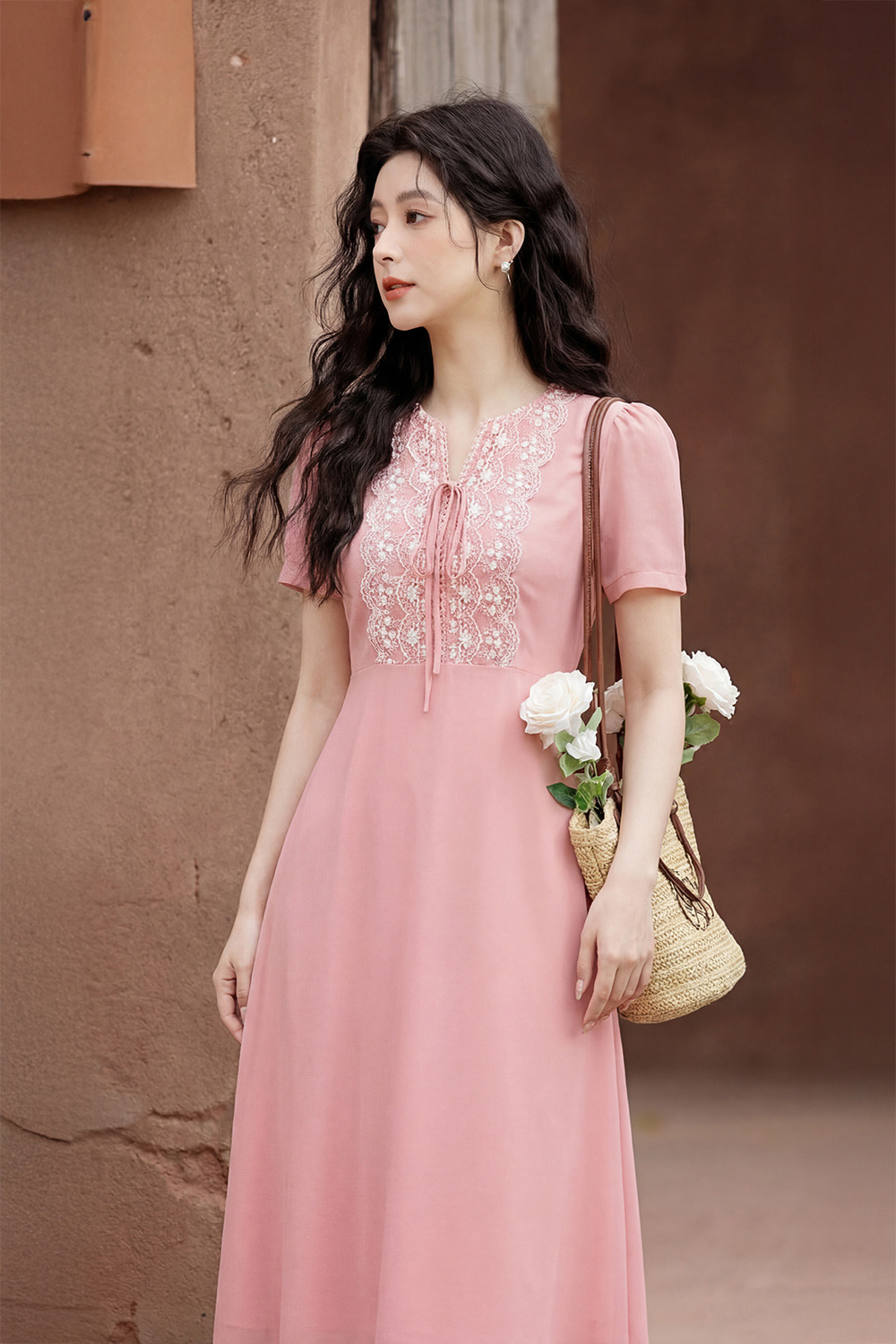 Đầm xòe công sở màu hồng phối ren