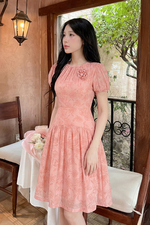 Đầm tơ bông ép hồng pastel đính hoa trà