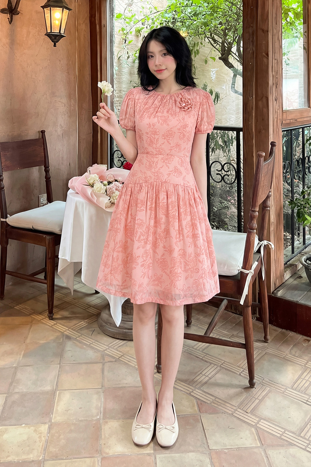 Đầm tơ bông ép hồng pastel đính hoa trà