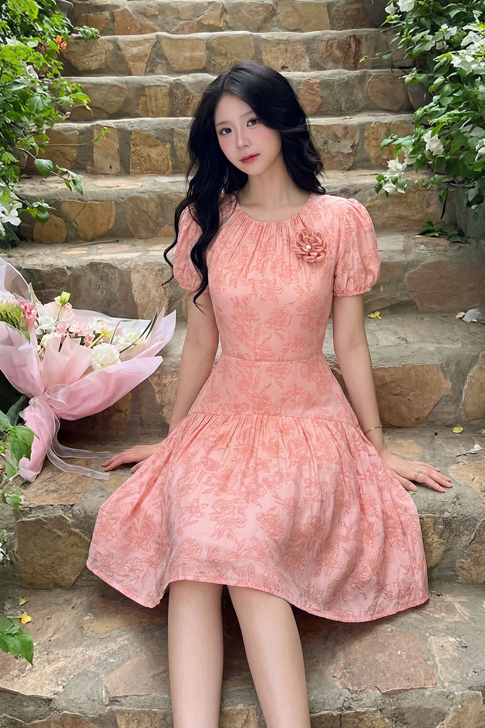 Đầm tơ bông ép hồng pastel đính hoa trà