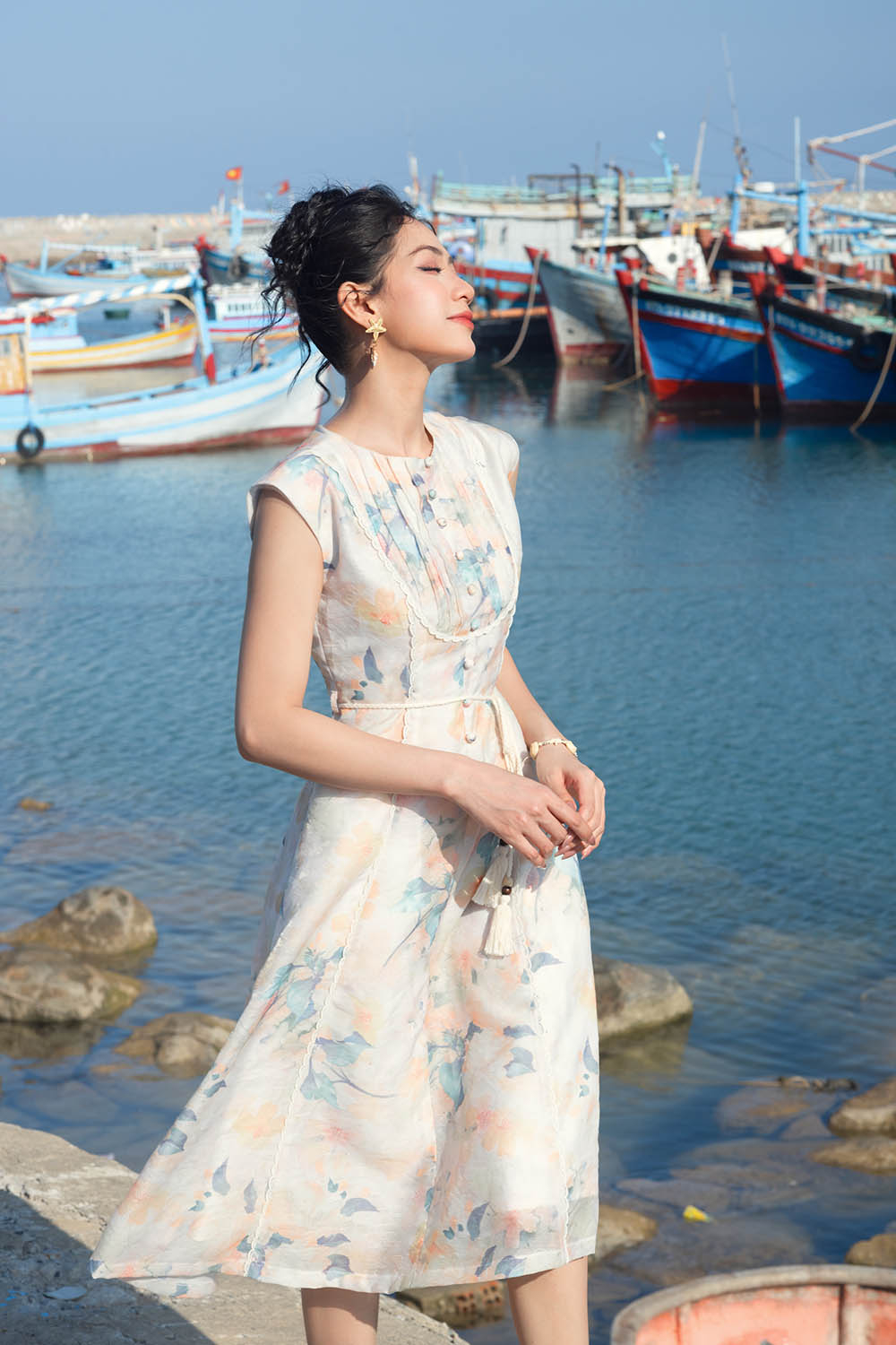 Đầm hoa dáng chữ A thắt nơ eo