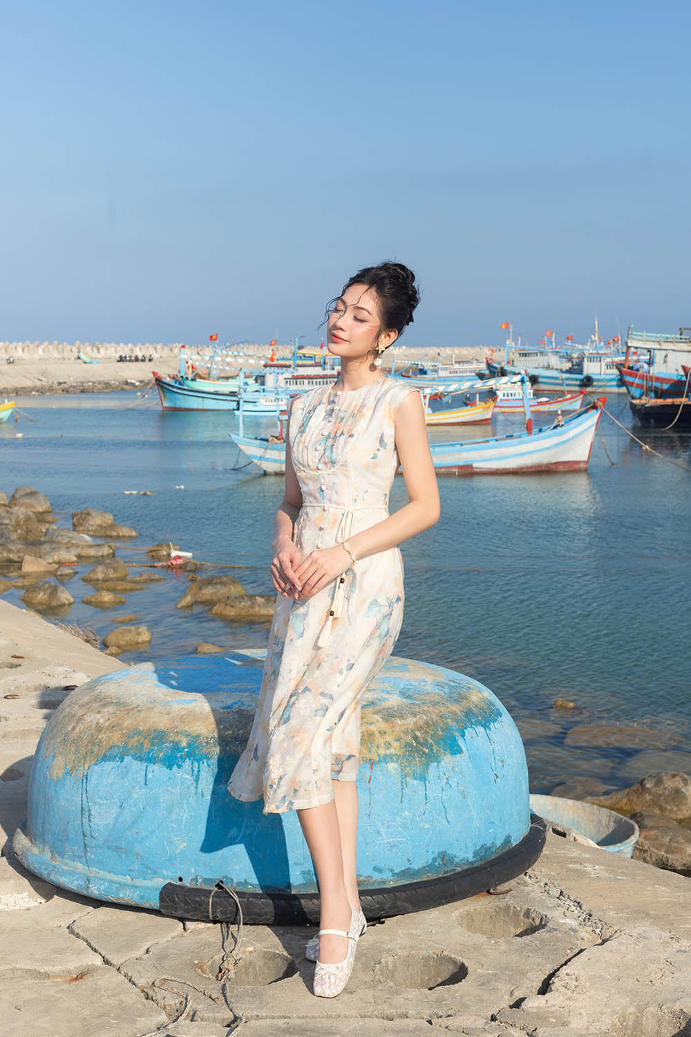 Đầm hoa dáng chữ A thắt nơ eo