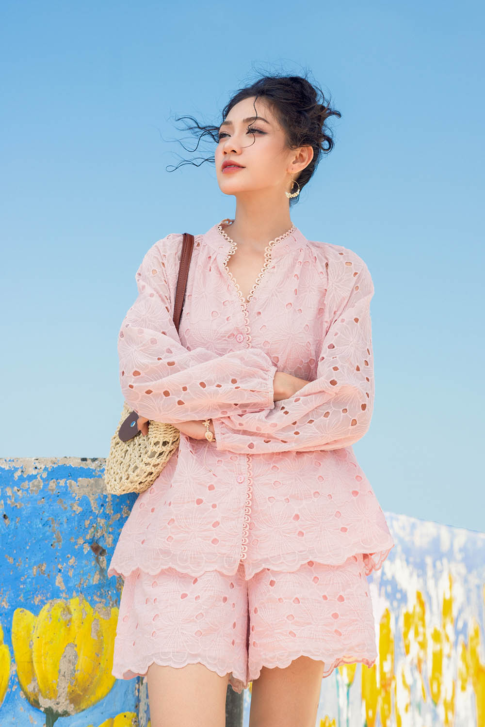 Quần đùi nữ ren màu hồng