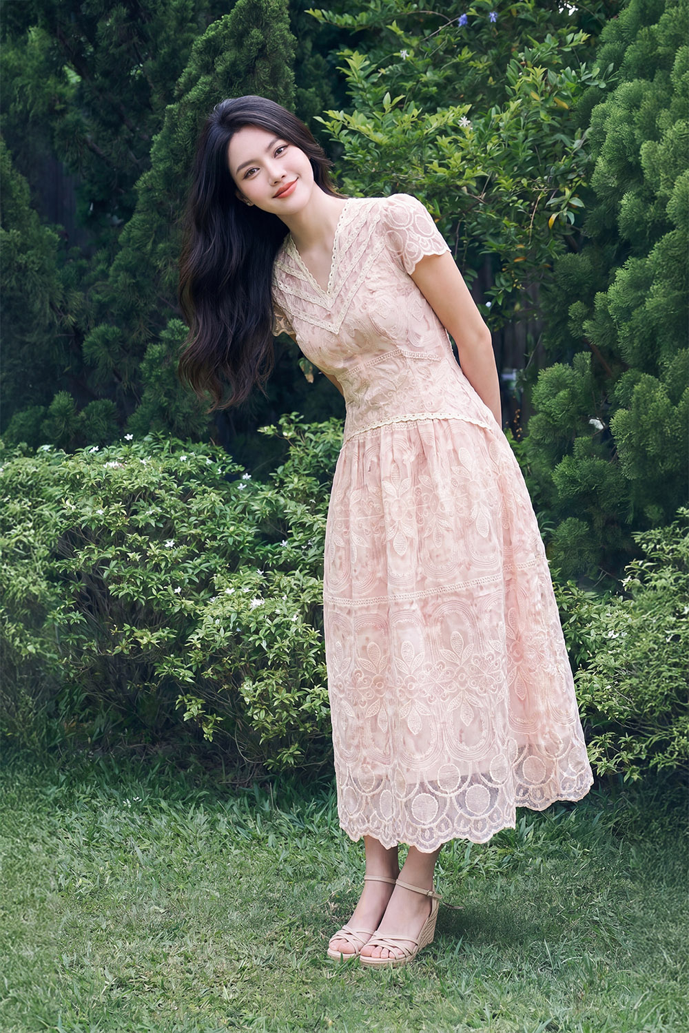 Đầm xô thêu dáng xòe màu hồng