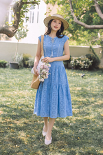 Đầm xòe xô thêu dáng dài màu xanh