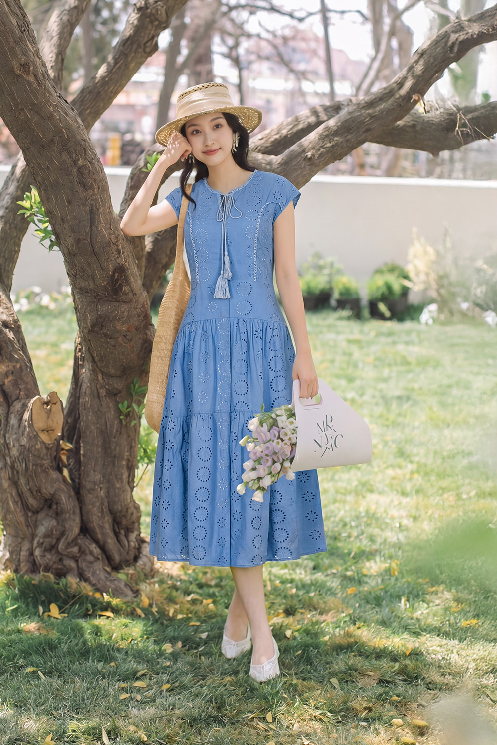 Đầm xòe xô thêu dáng dài màu xanh