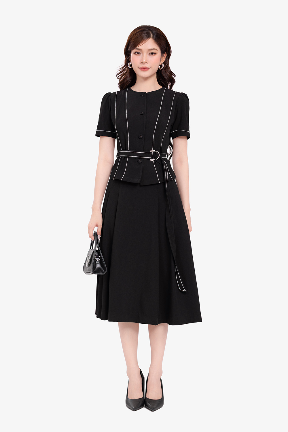 Áo đen peplum phối chỉ trắng kèm đai eo