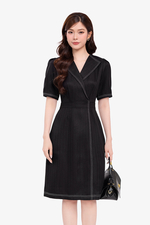 Đầm đen công sở cổ vest dáng ôm nhẹ