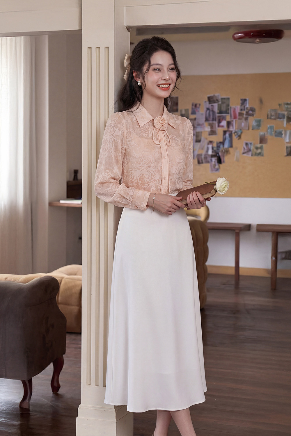 Áo sơ mi hoa in nổi cổ đính hoa