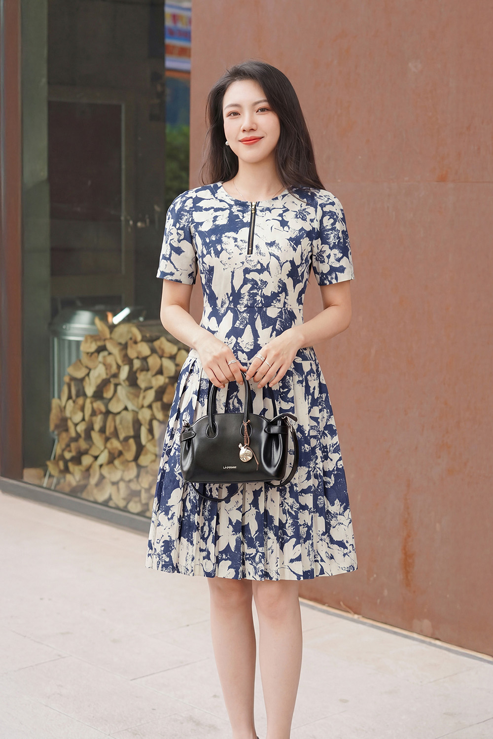 Đầm hoa dáng xòe xếp ly phối khóa kéo