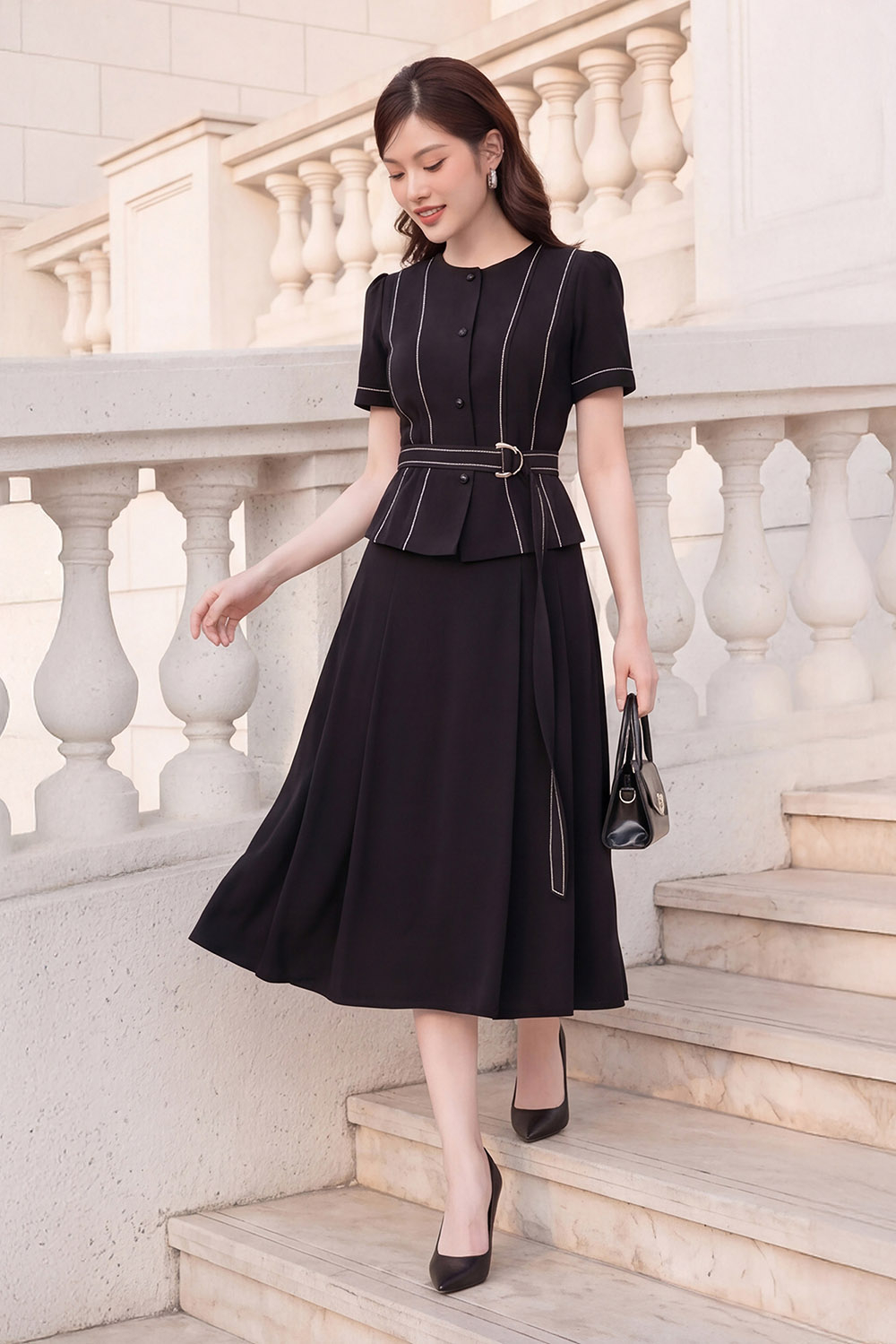 Áo đen peplum phối chỉ trắng kèm đai eo