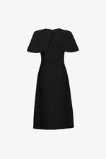 Đầm đen dáng chữ A tay cape