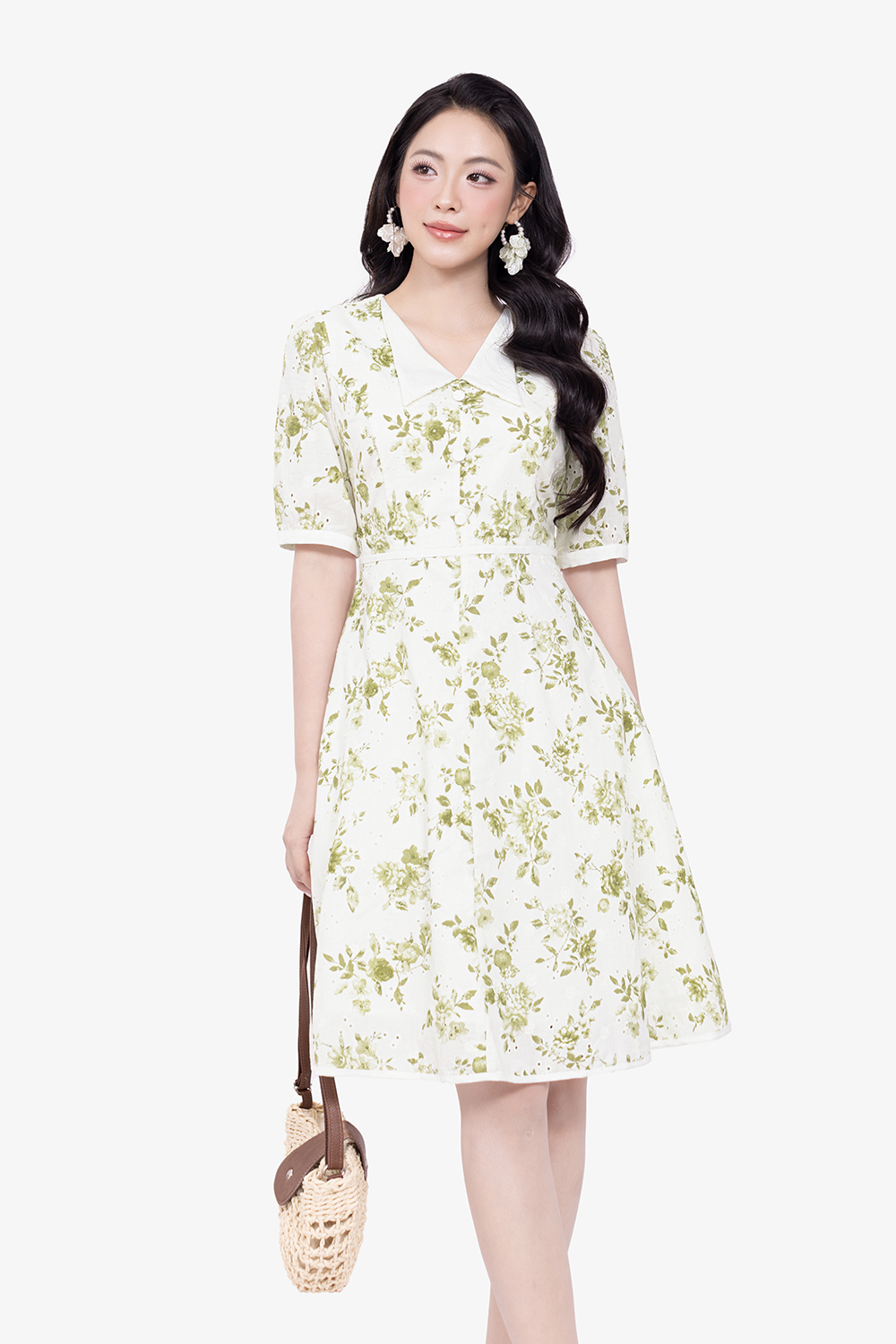 Đầm cotton thêu họa tiết hoa dáng xòe
