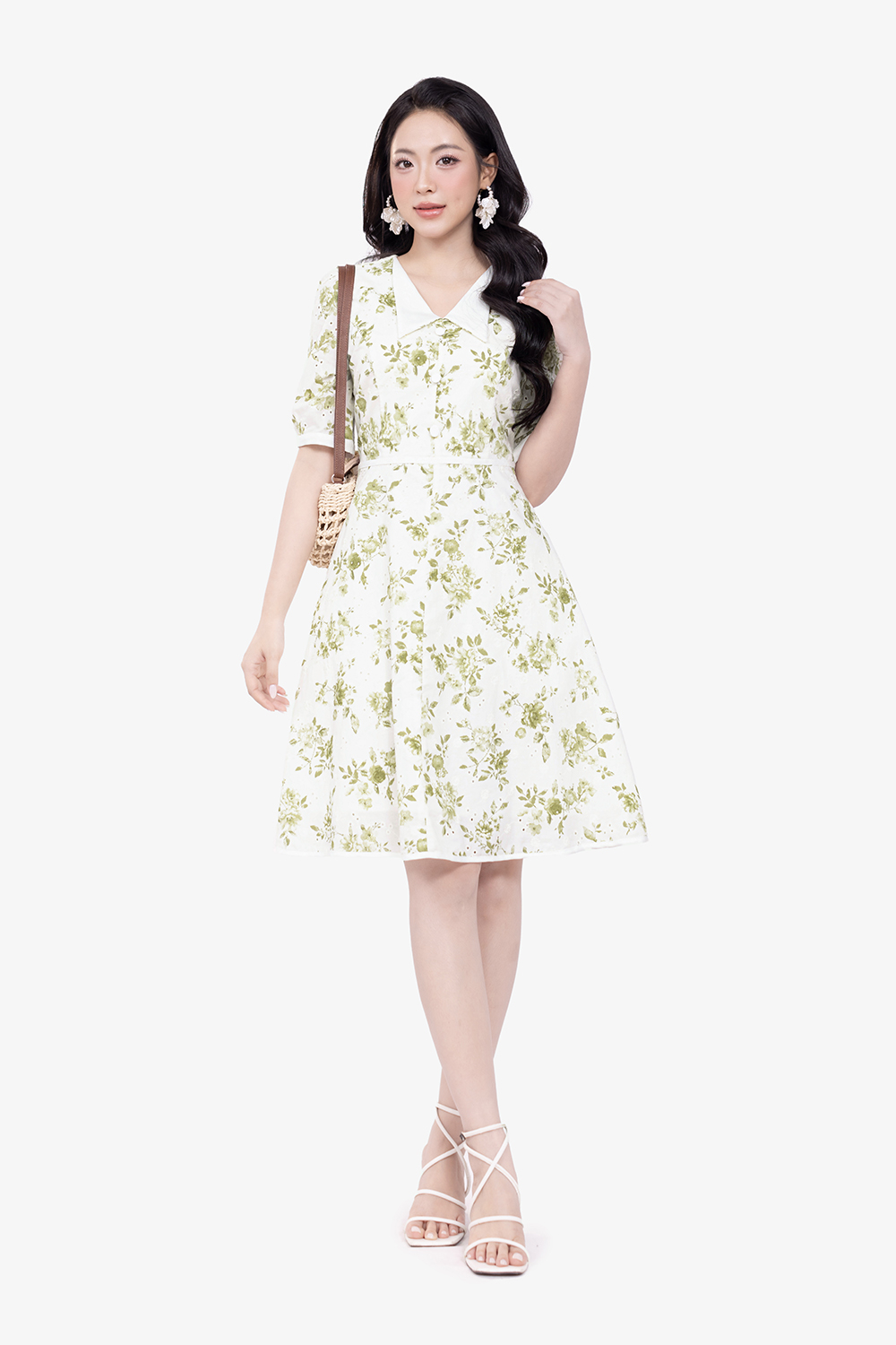Đầm cotton thêu họa tiết hoa dáng xòe