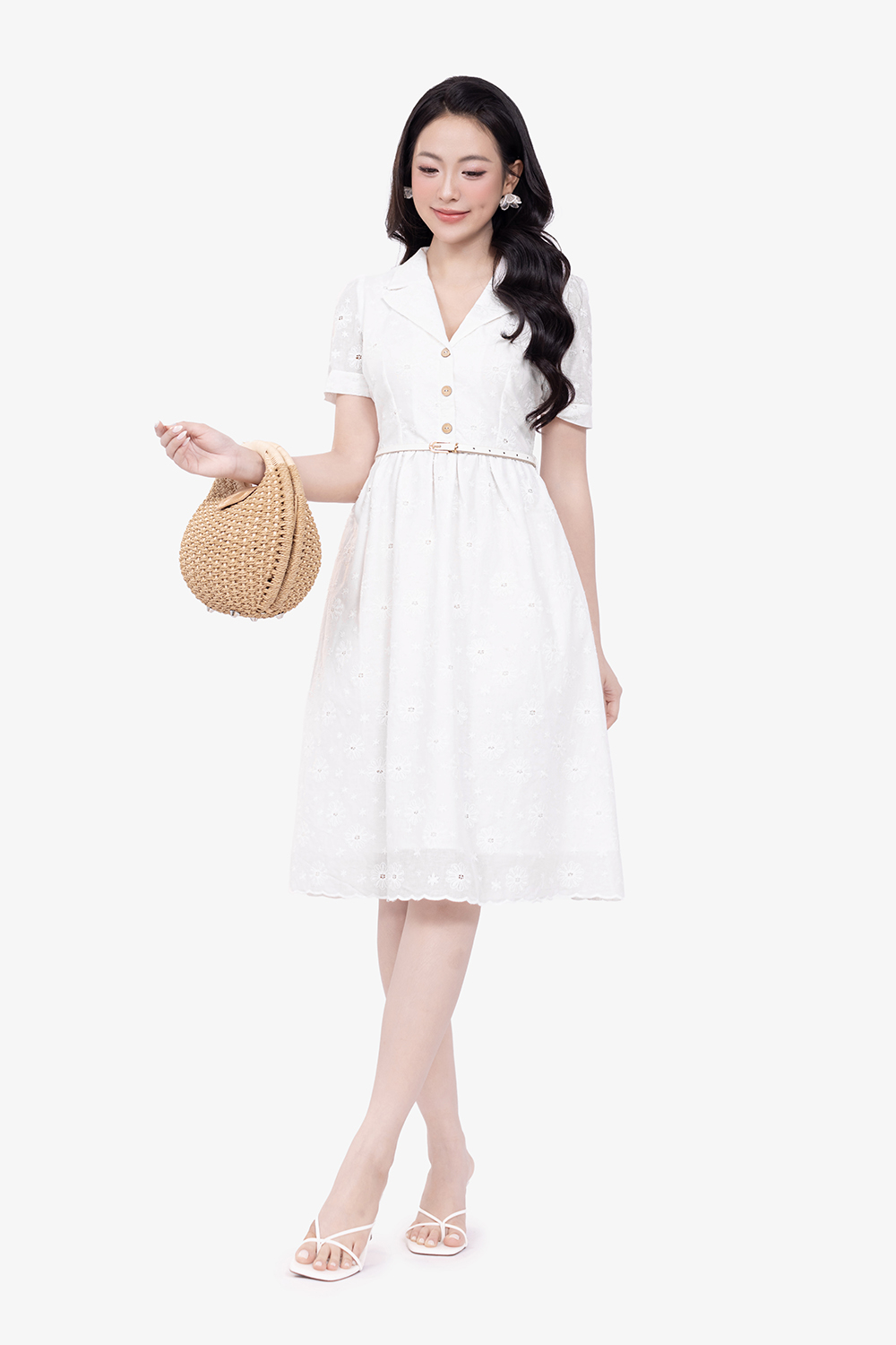 Đầm trắng dáng xòe cổ sơ mi