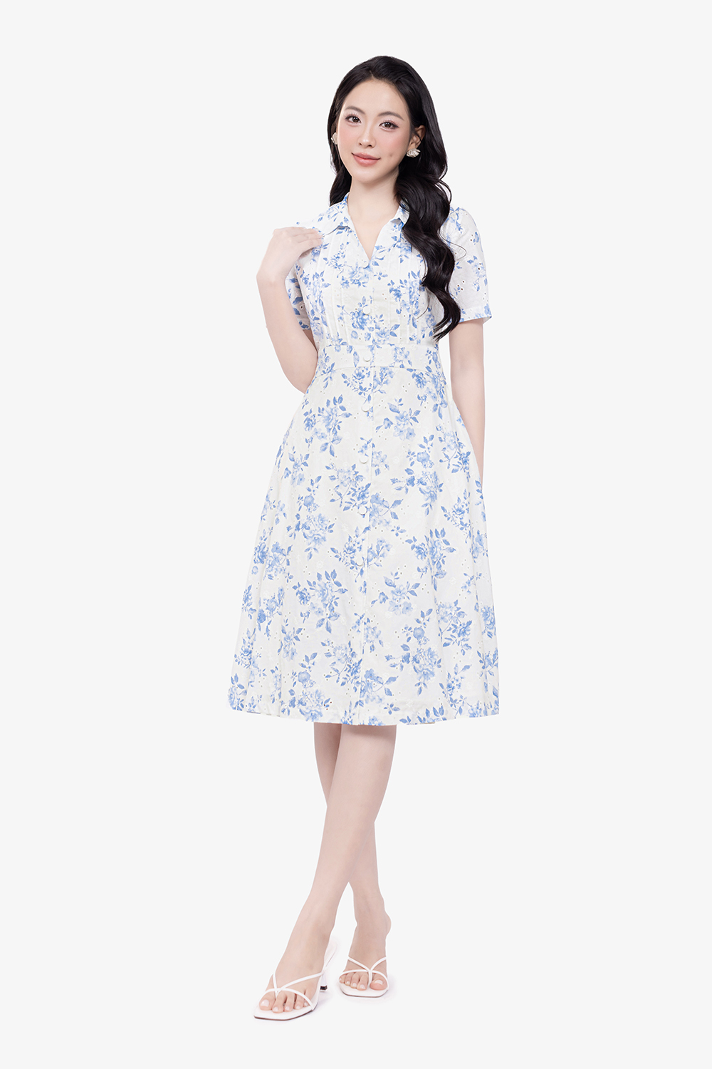 Đầm trắng hoa xanh cổ sơ mi dáng xòe
