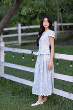 Chân váy dáng xòe linen thêu