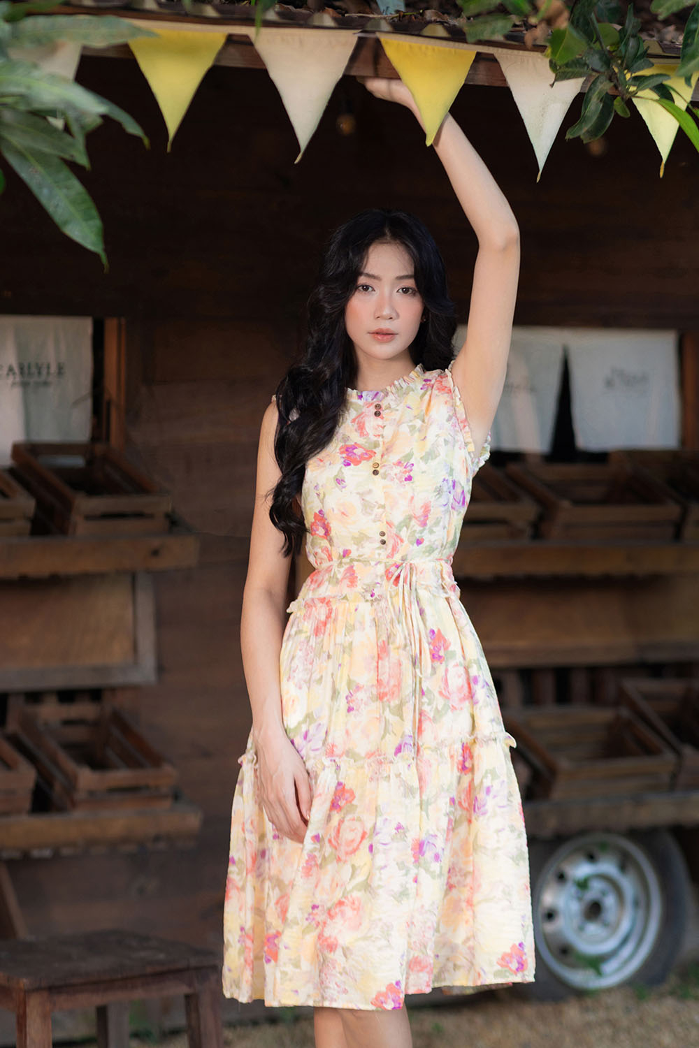 Đầm tơ in hoa dáng xòe phối nút
