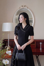 Áo đen công sở cổ vest phối viền